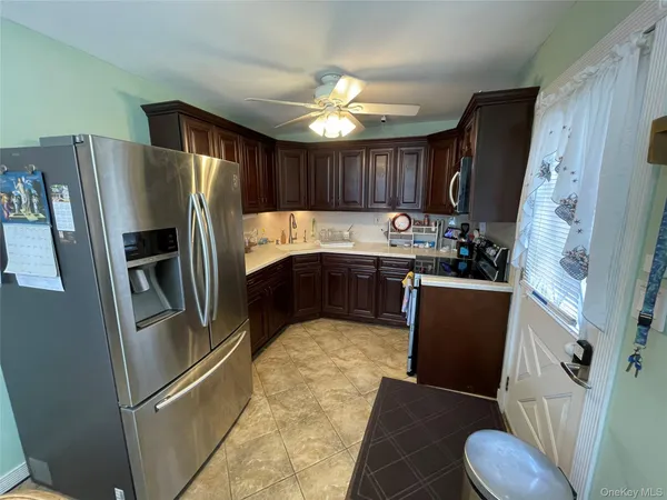 $649,990 | 70 East Neptune Avenue, Lindenhurst, NY 11757