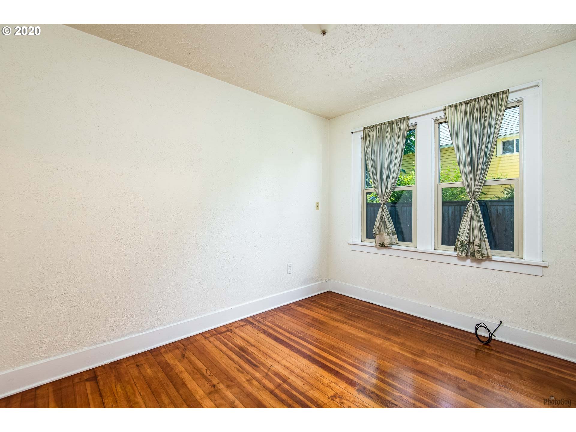411 E Street Springfield, OR 97477 - Photo 11 of 21