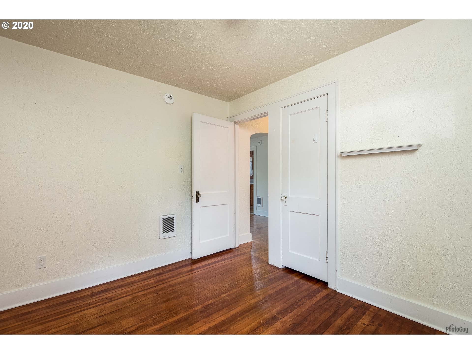 411 E Street Springfield, OR 97477 - Photo 13 of 21