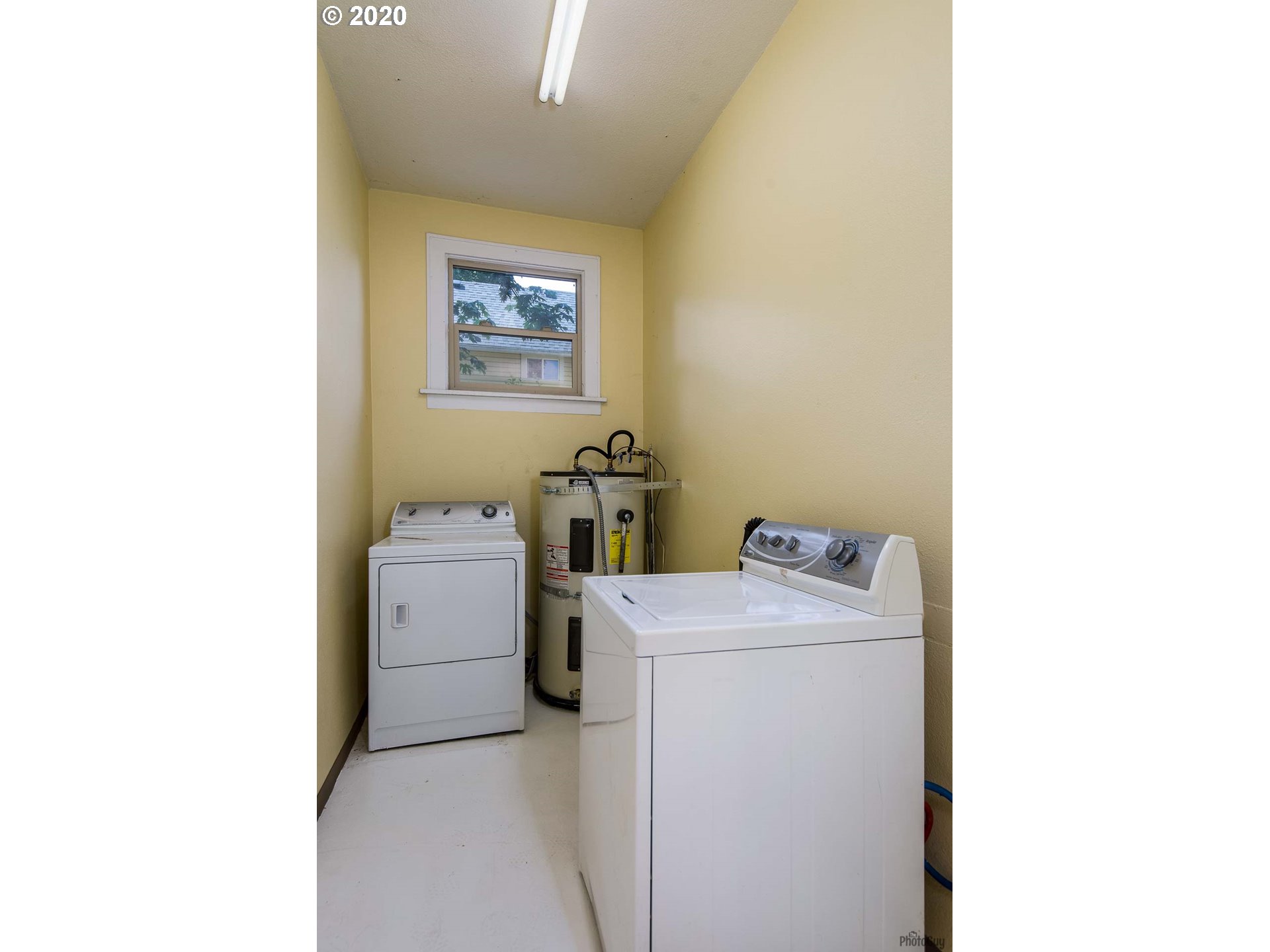 411 E Street Springfield, OR 97477 - Photo 15 of 21