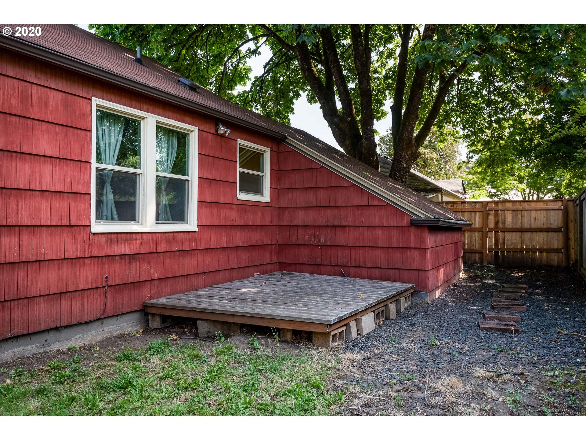 411 E Street Springfield, OR 97477 - Photo 16 of 21
