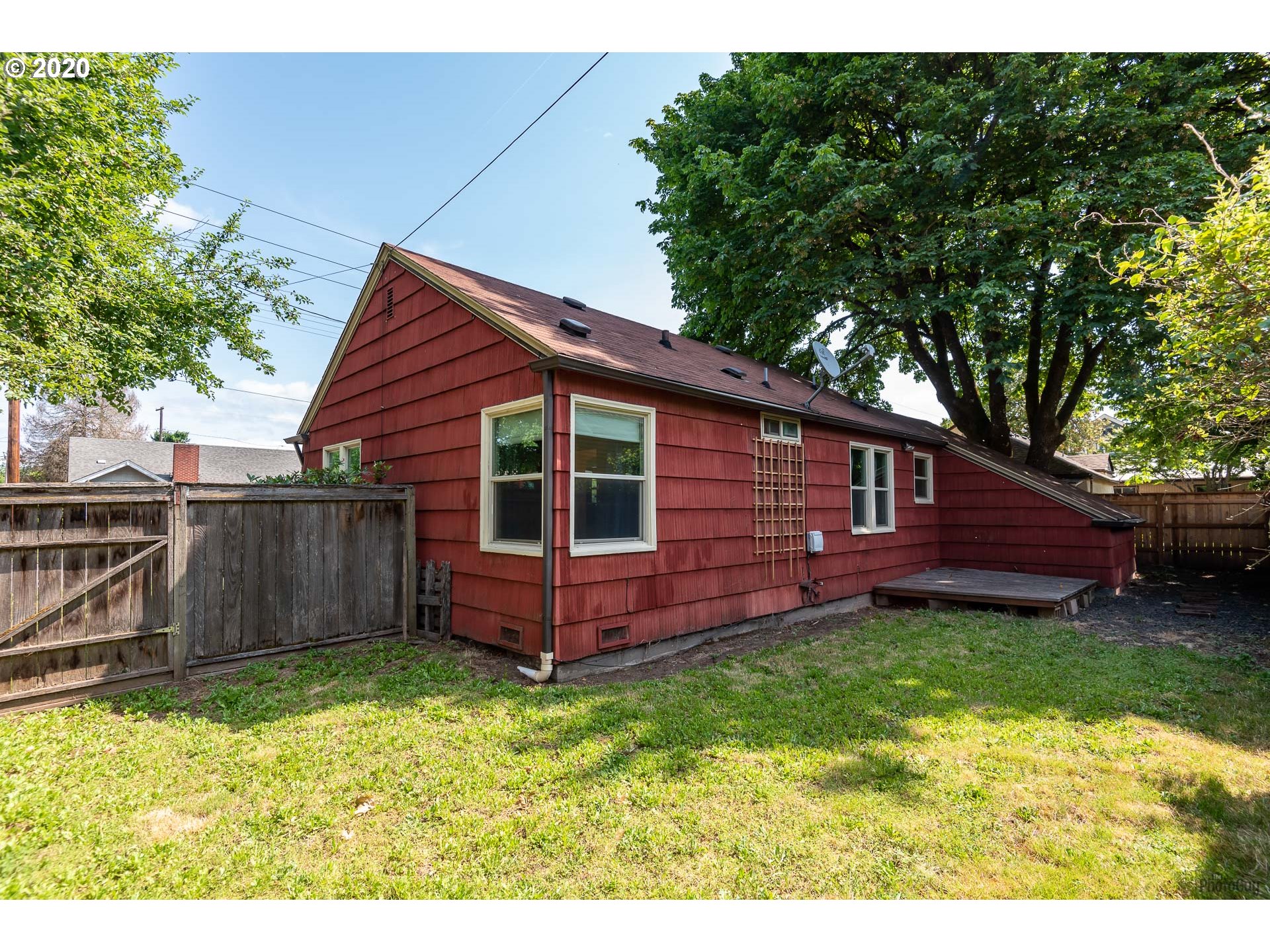 411 E Street Springfield, OR 97477 - Photo 18 of 21