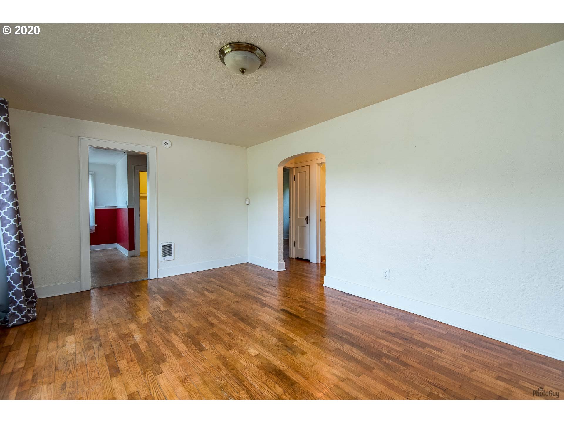 411 E Street Springfield, OR 97477 - Photo 3 of 21