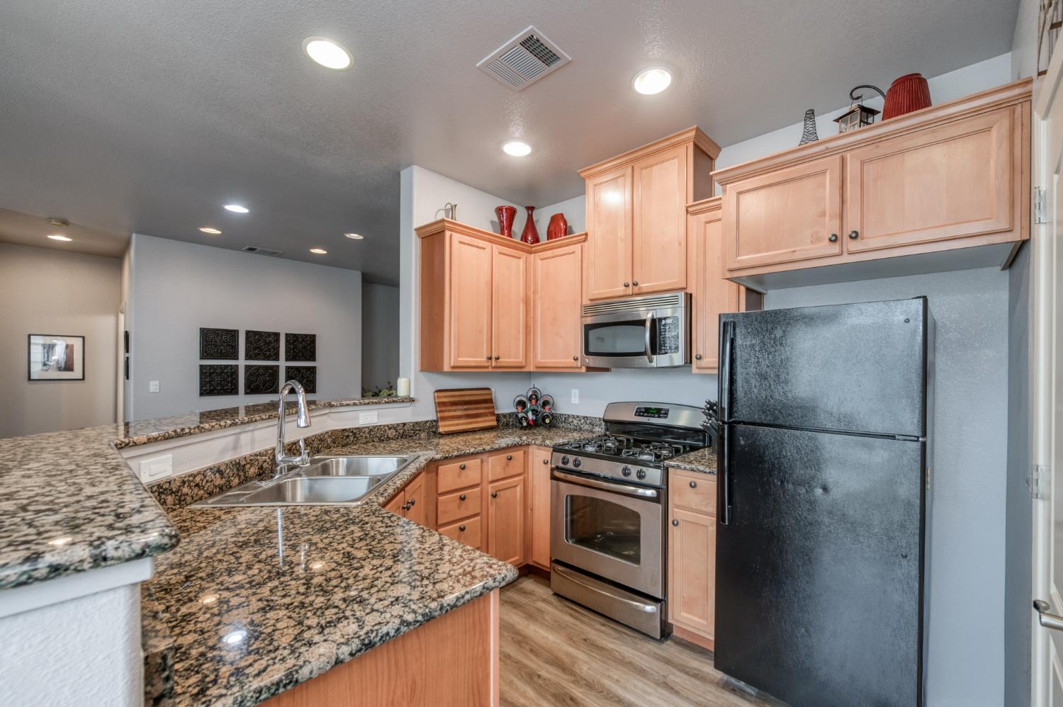 367 Raphael Lane Clovis, CA 93611 - Photo 14 of 40