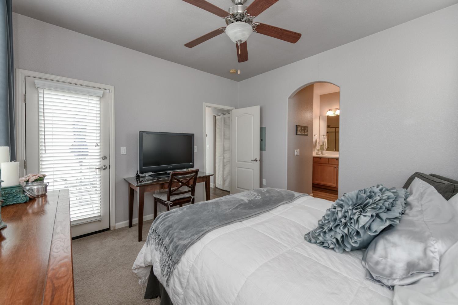 367 Raphael Lane Clovis, CA 93611 - Photo 23 of 40