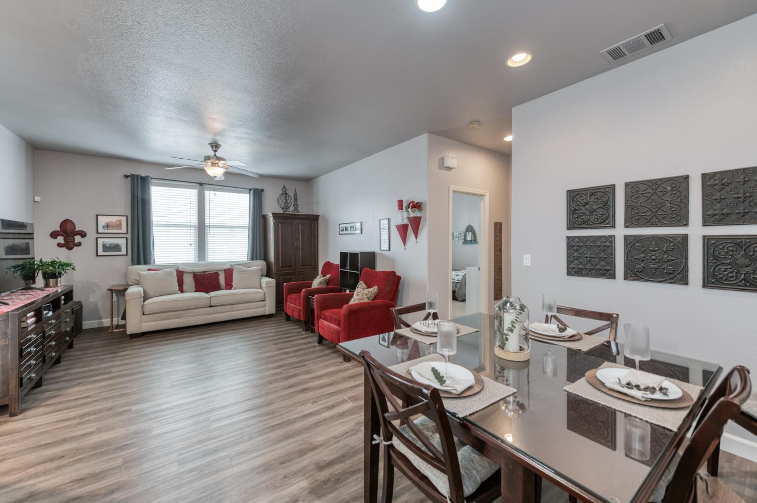 367 Raphael Lane Clovis, CA 93611 - Photo 7 of 40