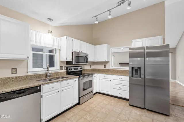 $2,750 | 311 Westbrook Drive, Carrboro, NC 27510