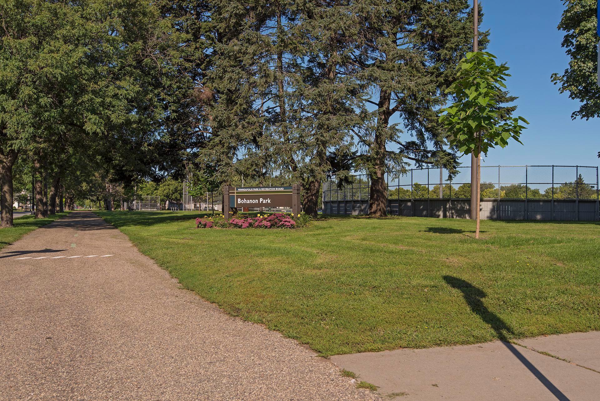 5143 Knox Avenue North Minneapolis, MN 55430 - Photo 41 of 67