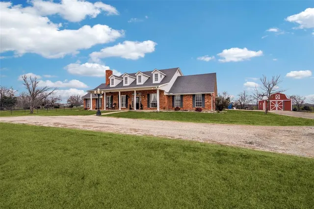 $1,250,000 | 19930 County Road 324, Terrell, TX 75160