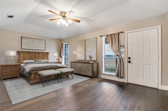 $1,250,000 | 19930 County Road 324, Terrell, TX 75160