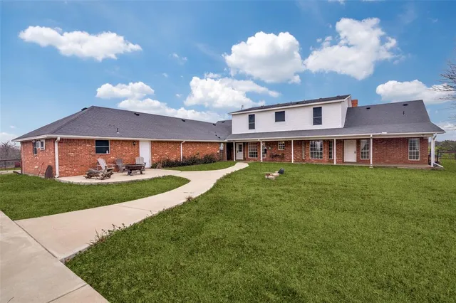 $1,250,000 | 19930 County Road 324, Terrell, TX 75160