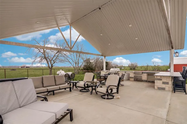 $1,250,000 | 19930 County Road 324, Terrell, TX 75160