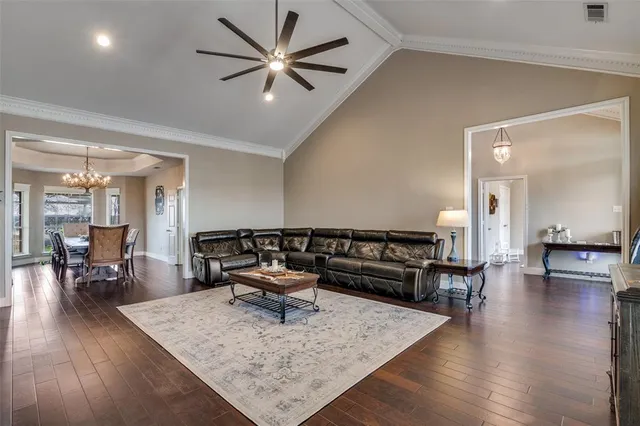 $1,250,000 | 19930 County Road 324, Terrell, TX 75160