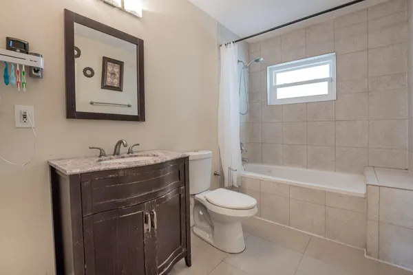 $4,000 | 6824 Southwest 5th Street, Pembroke Pines, FL 33023