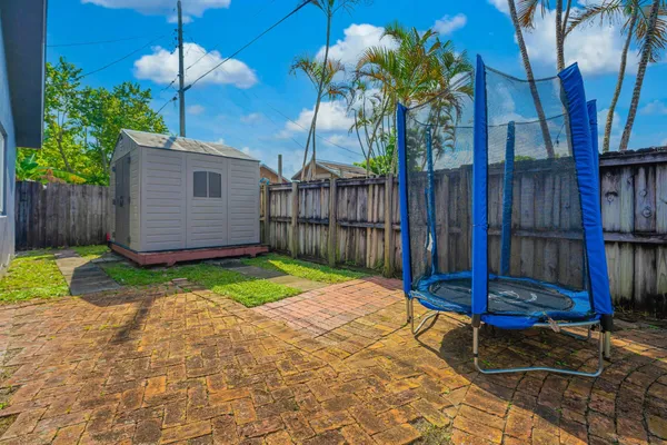 $4,000 | 6824 Southwest 5th Street, Pembroke Pines, FL 33023