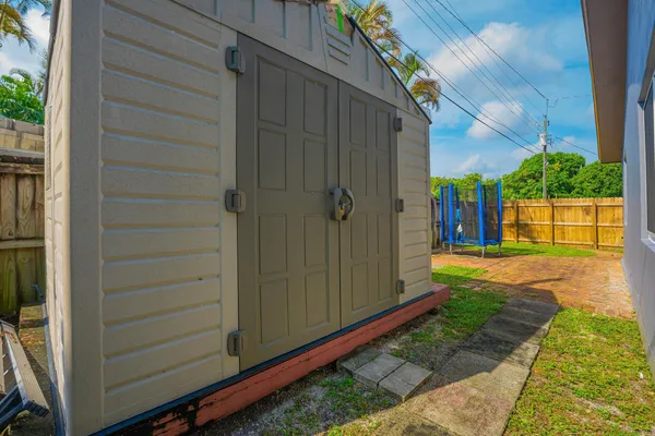 $4,000 | 6824 Southwest 5th Street, Pembroke Pines, FL 33023