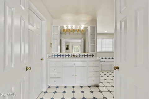 $1,300,000 | 6234 North 4th Drive, Phoenix, AZ 85013