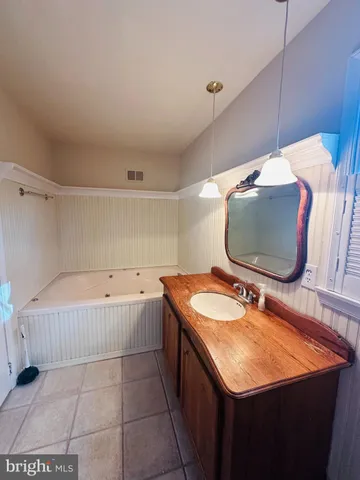 $3,200 | 15 Cherrywood Drive, Tuckerton, NJ 08087