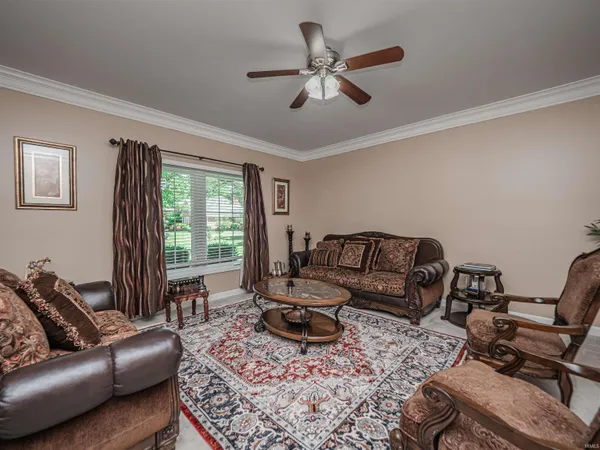 $644,900 | 3466 Pineridge Drive, Newburgh, IN 47630