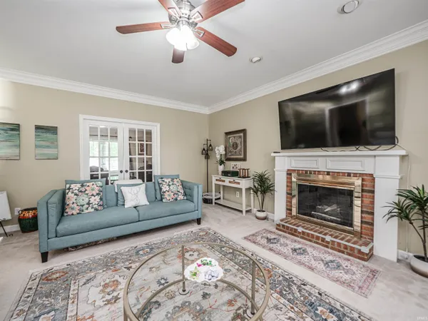 $644,900 | 3466 Pineridge Drive, Newburgh, IN 47630