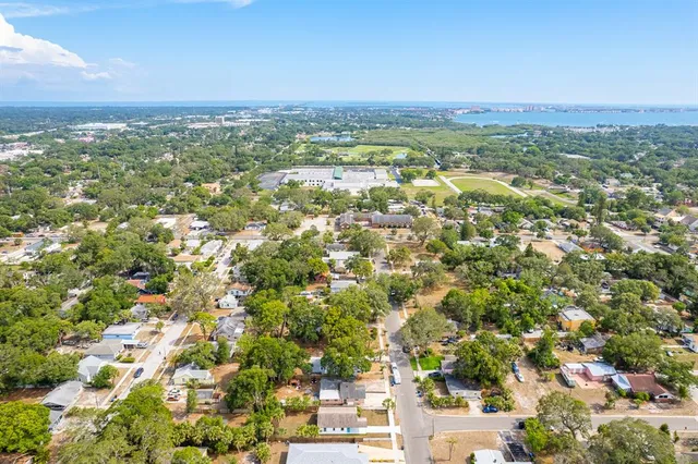 $319,900 | 1690 40th Street South, St. Petersburg, FL 33711