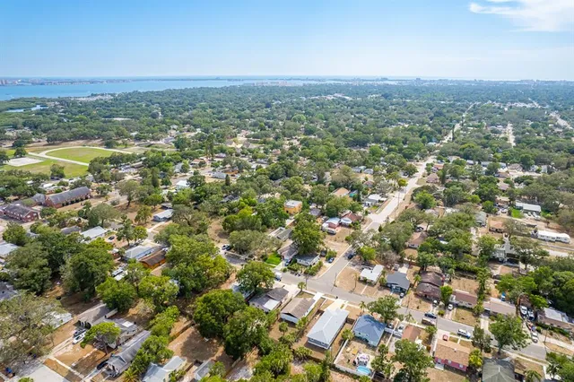 $319,900 | 1690 40th Street South, St. Petersburg, FL 33711