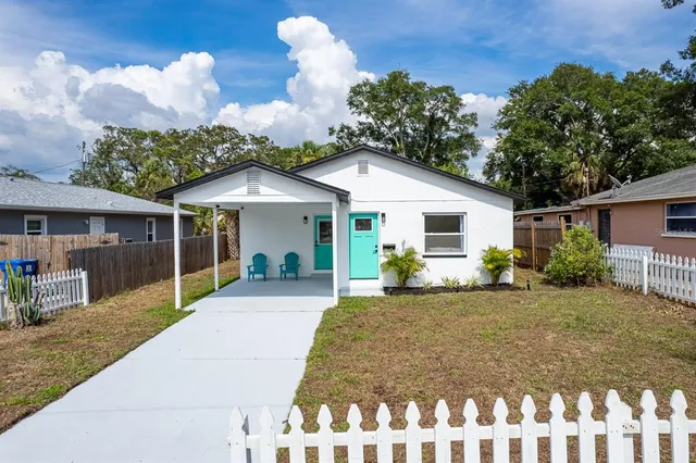 $319,900 | 1690 40th Street South, St. Petersburg, FL 33711