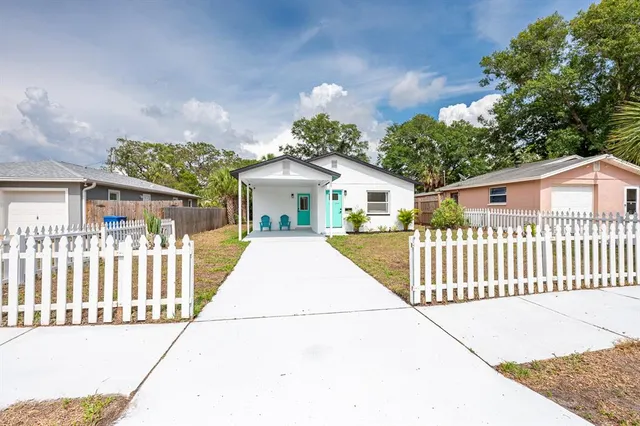 $319,900 | 1690 40th Street South, St. Petersburg, FL 33711