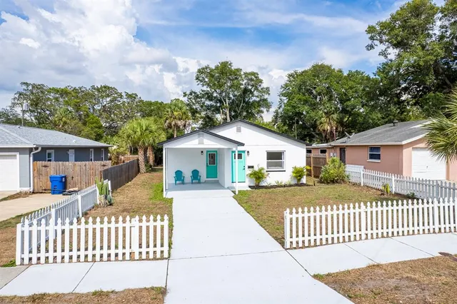 $319,900 | 1690 40th Street South, St. Petersburg, FL 33711