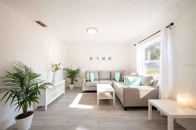 $319,900 | 1690 40th Street South, St. Petersburg, FL 33711