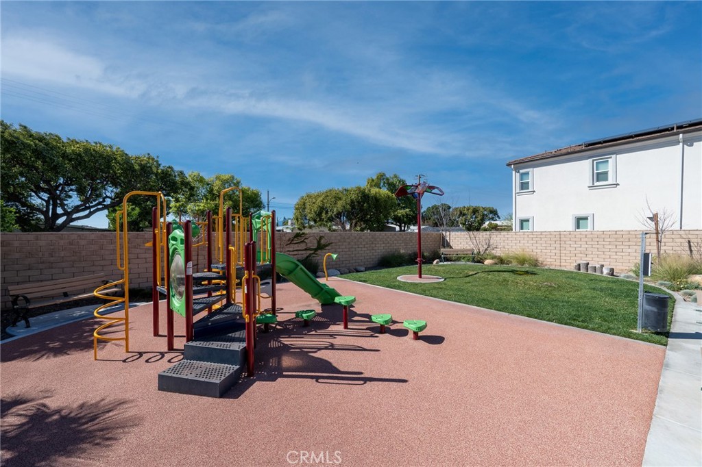 202 Bonita Lane Rialto, CA 92376 - Photo 37 of 43 a view of a park with slides