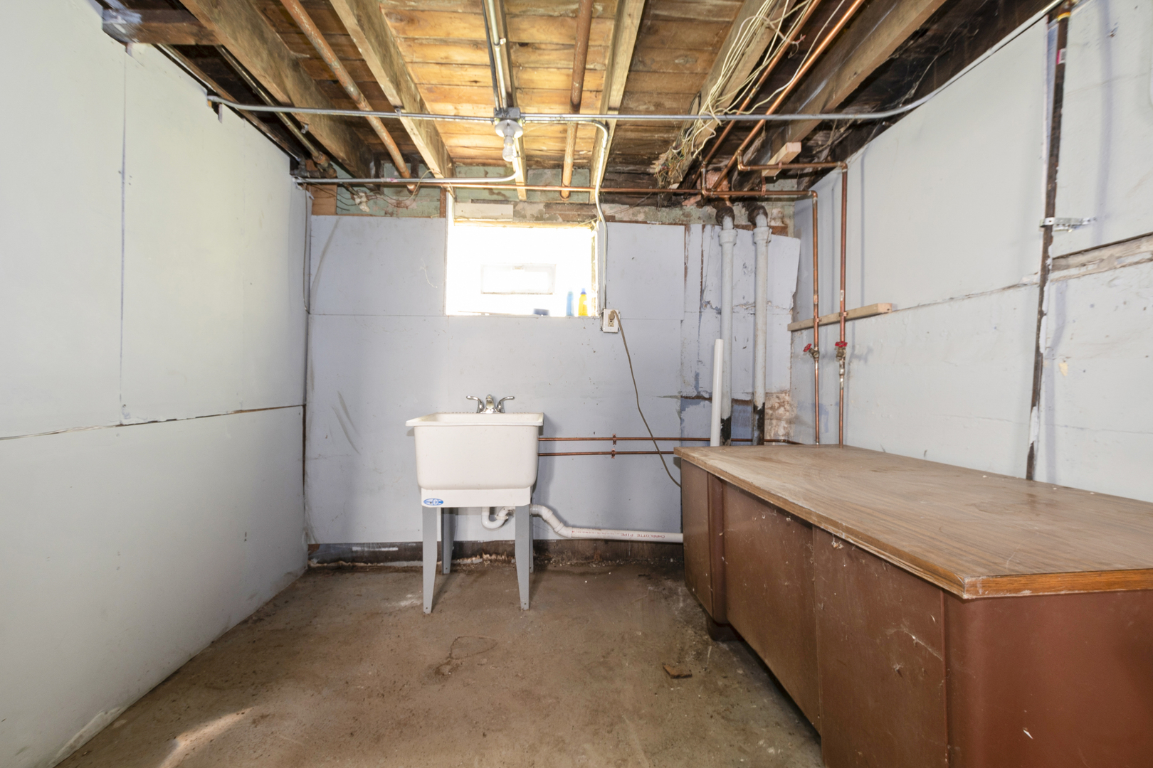 12050 South Yale Avenue Chicago, IL 60628 - Photo 20 of 24 a utility room with dryer and washer