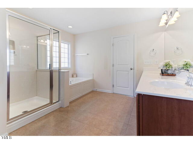 1237 Mantra Court Cary, NC 27513 - Photo 19 of 34 1237 mantra pic21