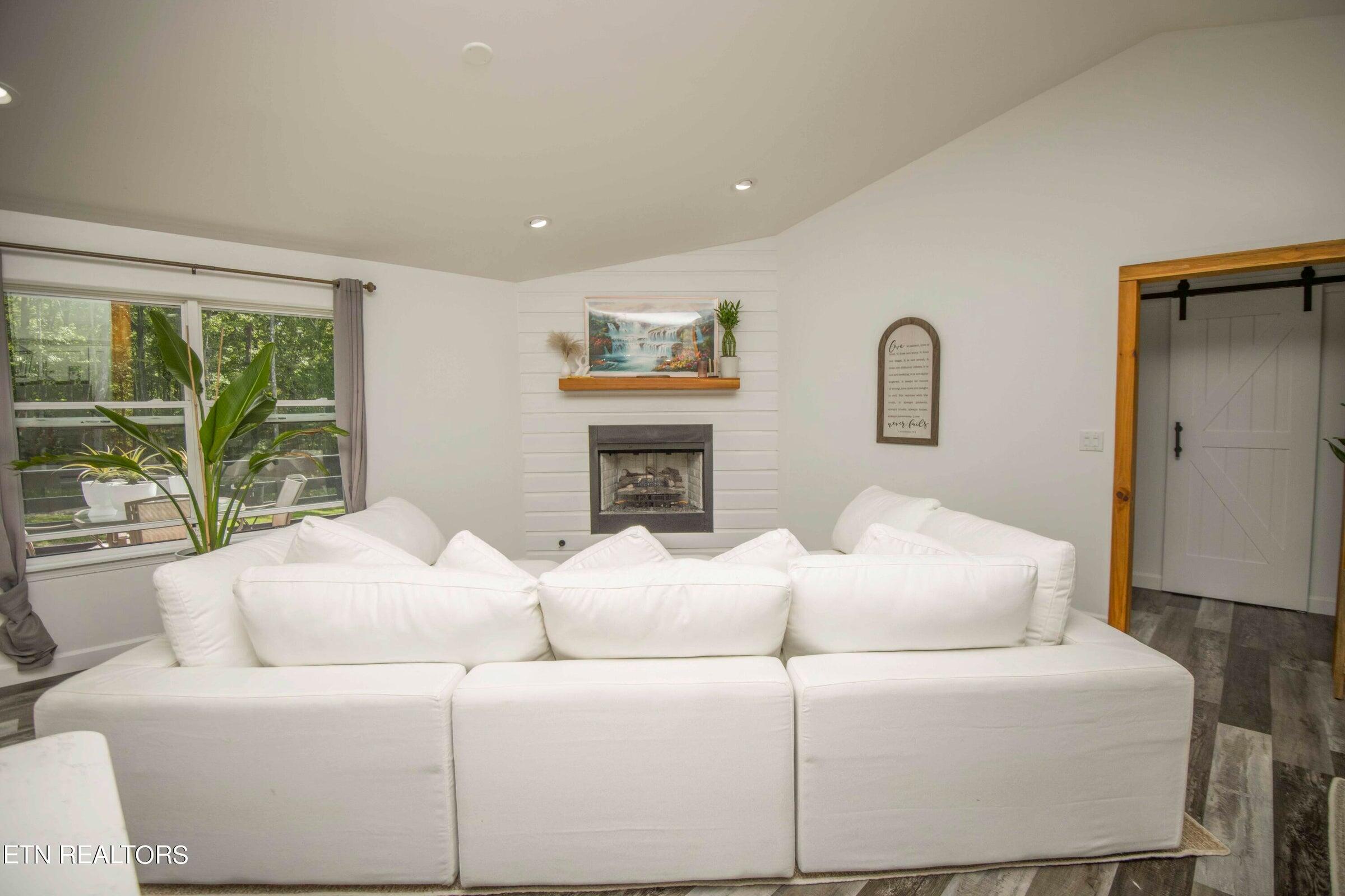 126 Homestead Hollow Road Lancing, TN 37770 - Photo 17 of 60 17