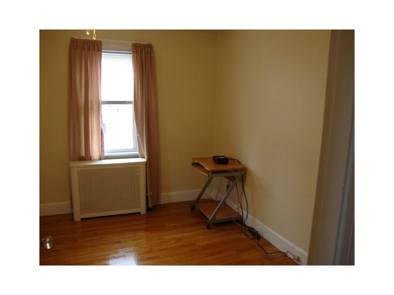 45 Invernia Road Cranston, RI 02920 - Photo 6 of 10 Bedroom.