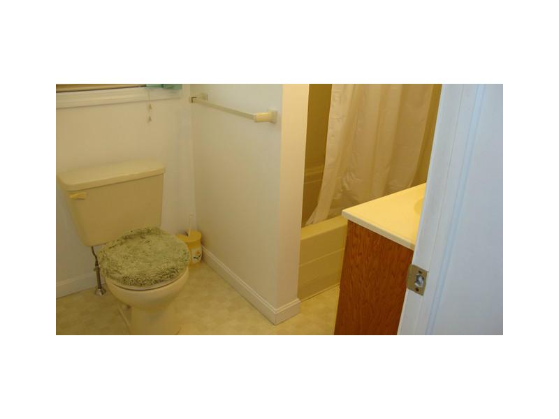 45 Invernia Road Cranston, RI 02920 - Photo 9 of 10 Bathroom.