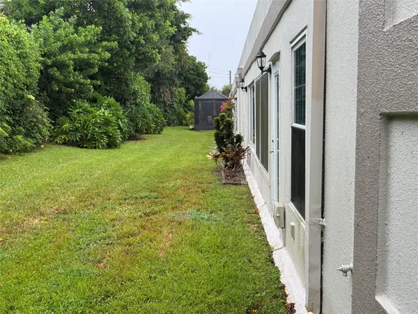 $2,400 | 9245 Flynn Circle, Unit 8, Boca Raton, FL 33496