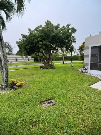 $2,400 | 9245 Flynn Circle, Unit 8, Boca Raton, FL 33496