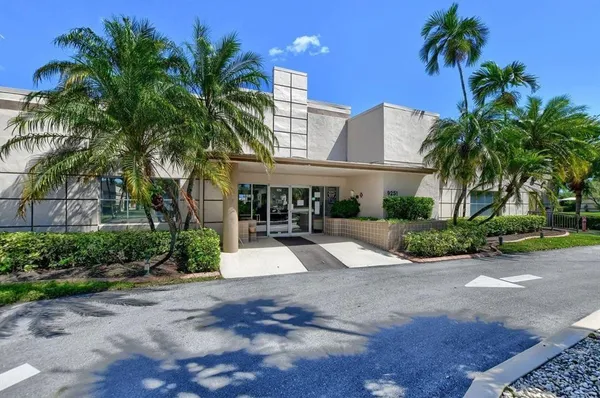 $2,400 | 9245 Flynn Circle, Unit 8, Boca Raton, FL 33496
