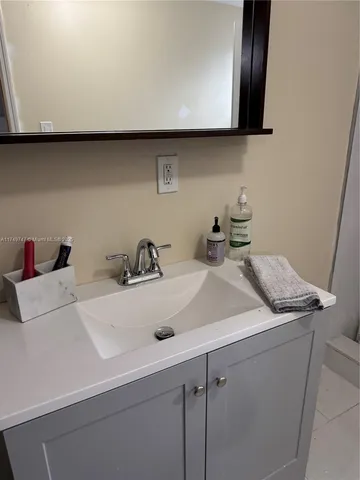 a close view of sink and tap