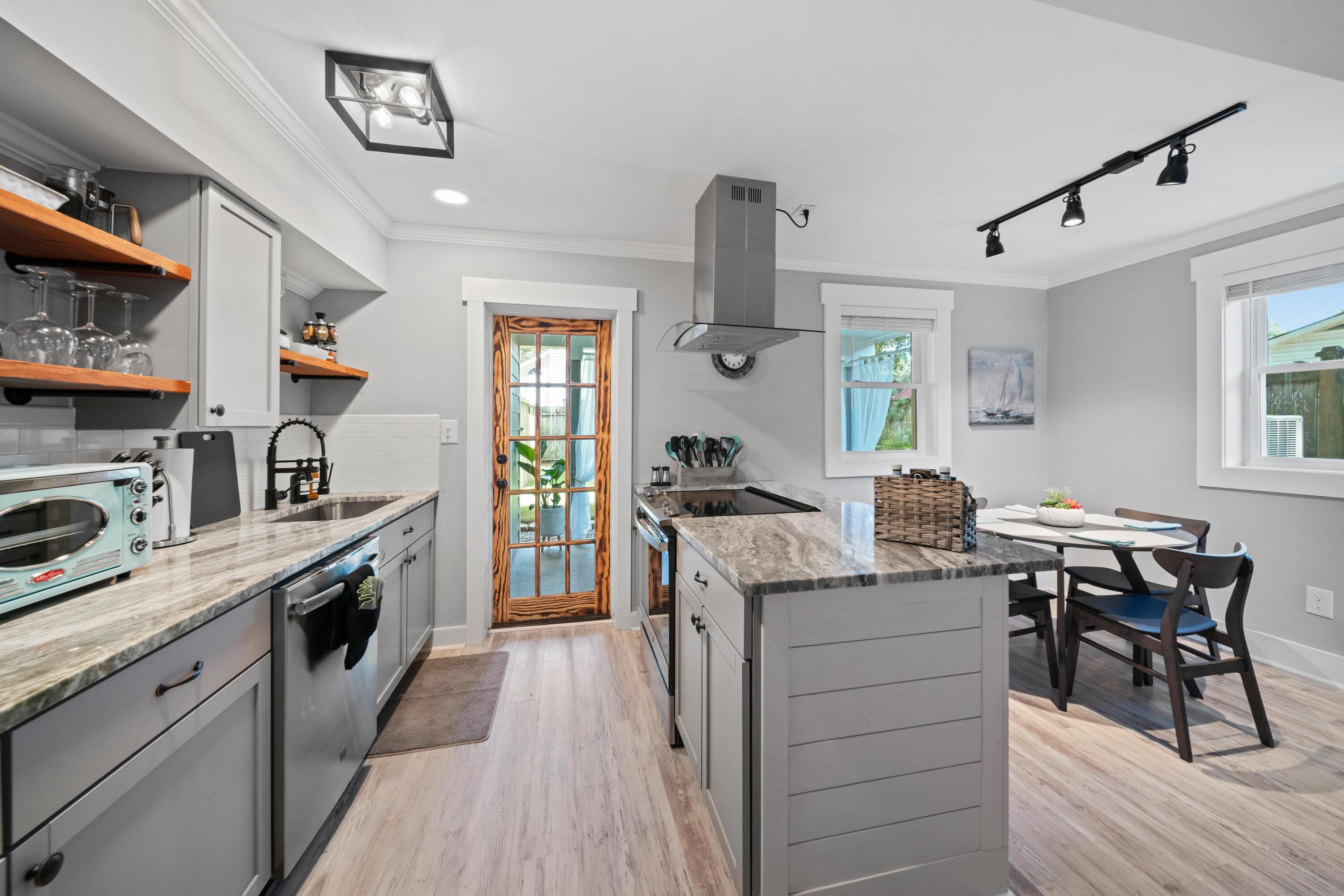 109 Magnolia Road, Unit A&B Charleston, SC 29407 - Photo 9 of 21 109Magnolia_NickCannPhoto-10