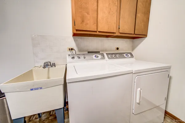 $289,999 | 9832 Terrace Court East, Unit 2B, Palos Park, IL 60464