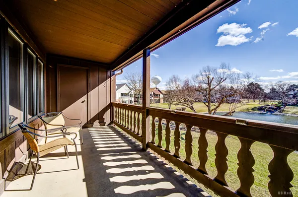 $289,999 | 9832 Terrace Court East, Unit 2B, Palos Park, IL 60464