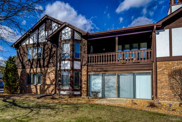 $289,999 | 9832 Terrace Court East, Unit 2B, Palos Park, IL 60464