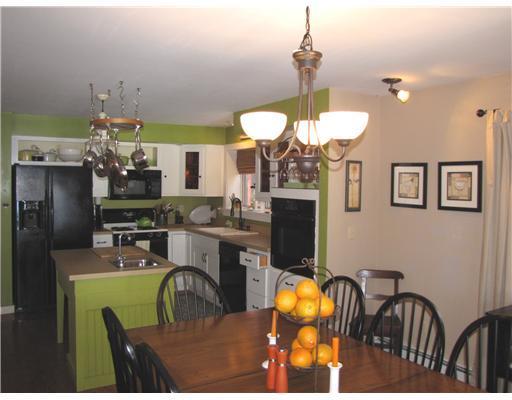 7 Reynolds Point Lane Georgetown, ME 04548 - Photo 5 of 18 Kitchen.