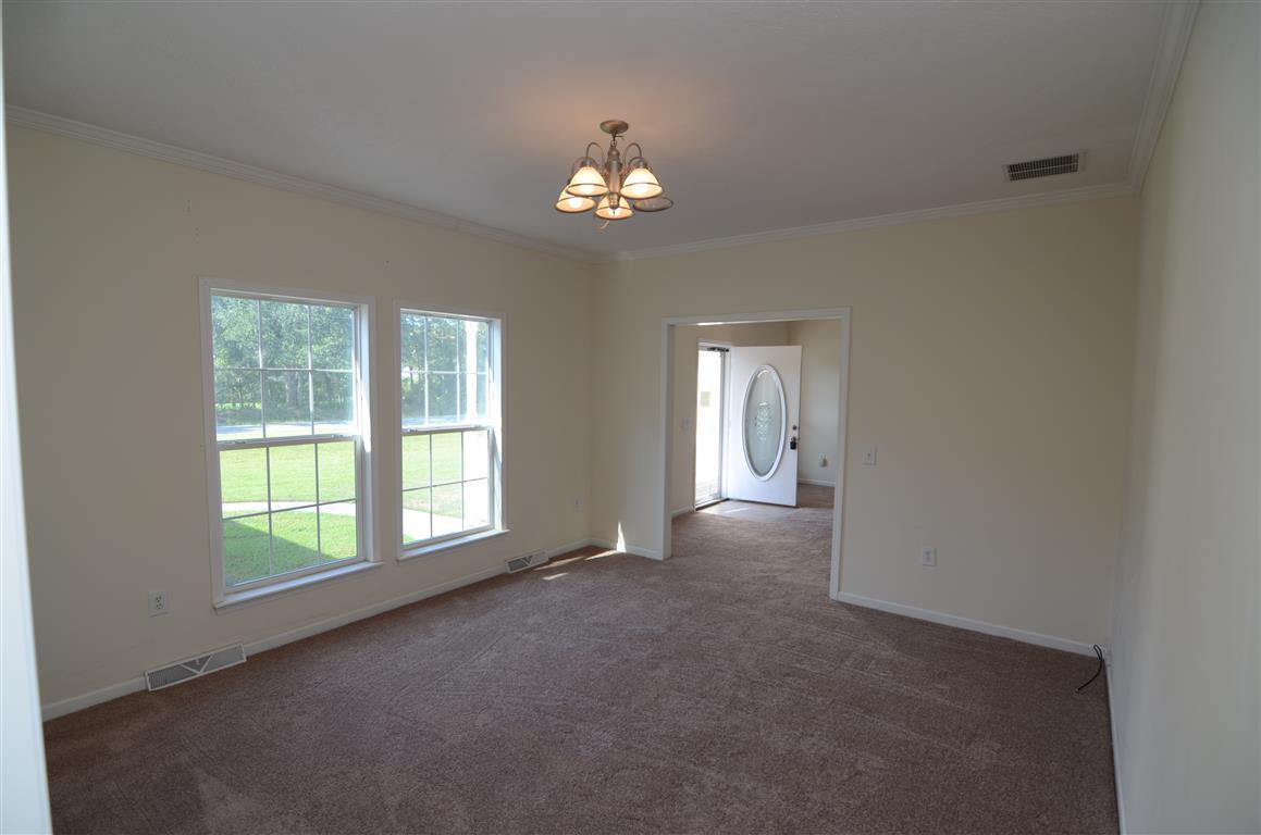 5660 Dixie Plantation Road Hollywood, SC 29449 - Photo 2 of 21 Living Room