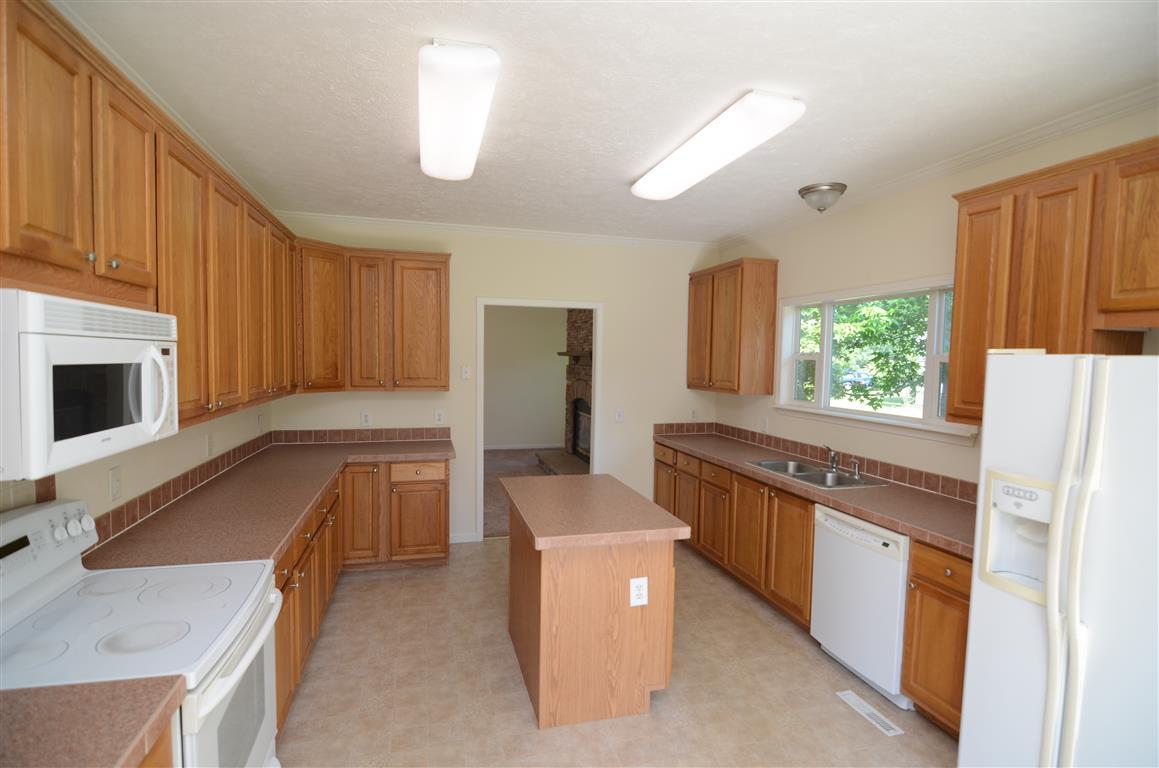 5660 Dixie Plantation Road Hollywood, SC 29449 - Photo 7 of 21 kitchen2