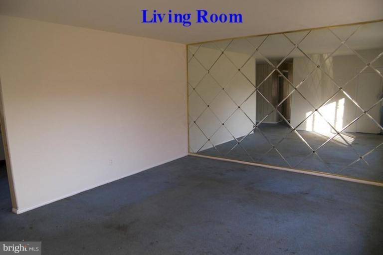 904 Logwood Road Capitol Heights, MD 20743 - Photo 7 of 18 Living Room