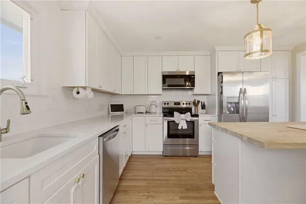 $599,900 | 23 Birch Street, Portsmouth, RI 02871