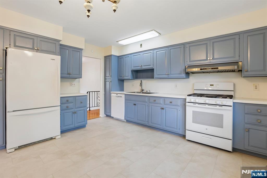 41-57 Rys Terrace Fair Lawn, NJ 07410 - Photo 13 of 35 Gallery Image 13